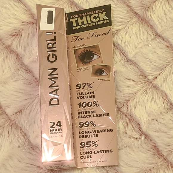 Too faced 24 hours mascara - Picture 1 of 2